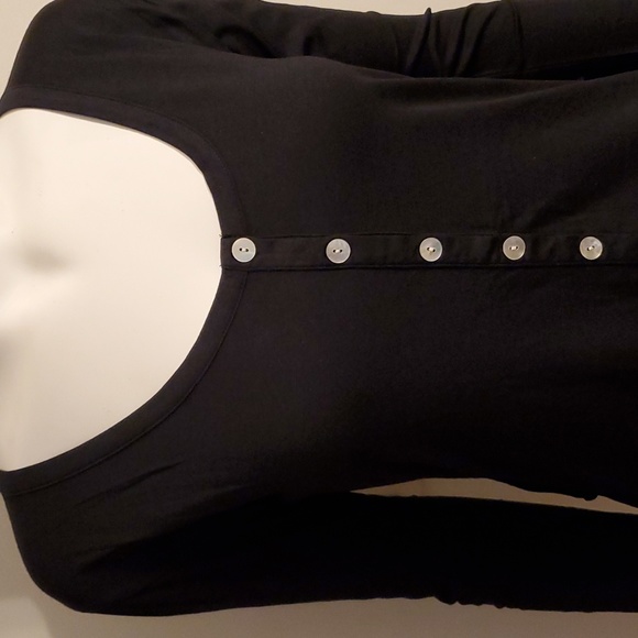 Shayne Carnigan Buttoned w/Ruffles - Picture 2 of 7